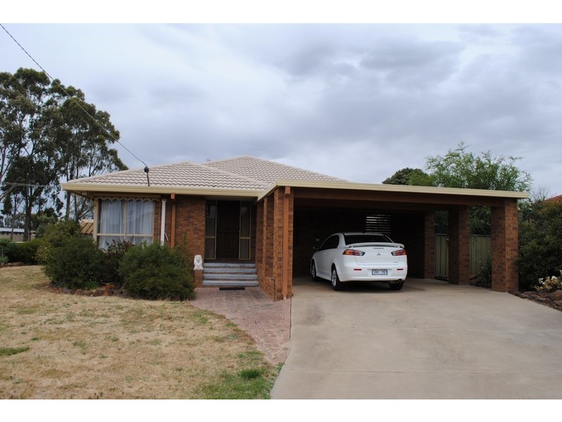 87 Dundas Road, Maryborough VIC 3465