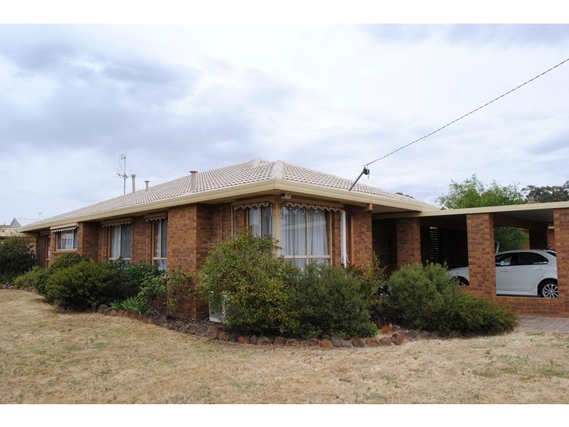 87 Dundas Road, Maryborough VIC 3465