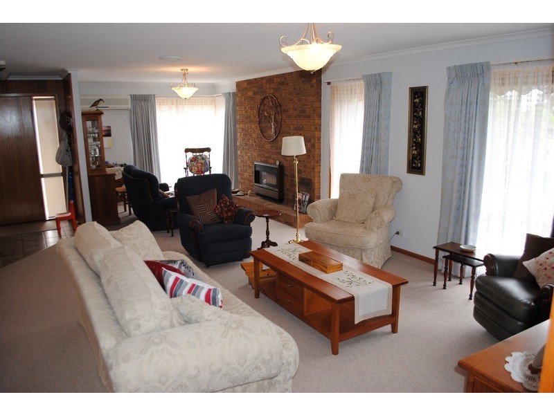 87 Dundas Road, Maryborough VIC 3465