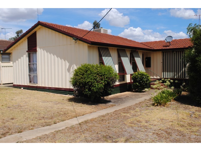 12  Tobruk Avenue, Maryborough VIC 3465