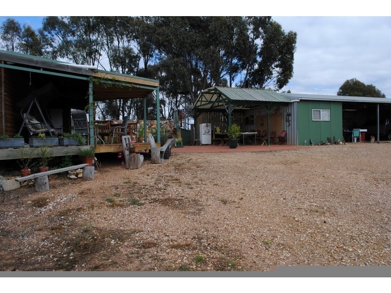 570 Avoca Road, Amherst VIC 3371