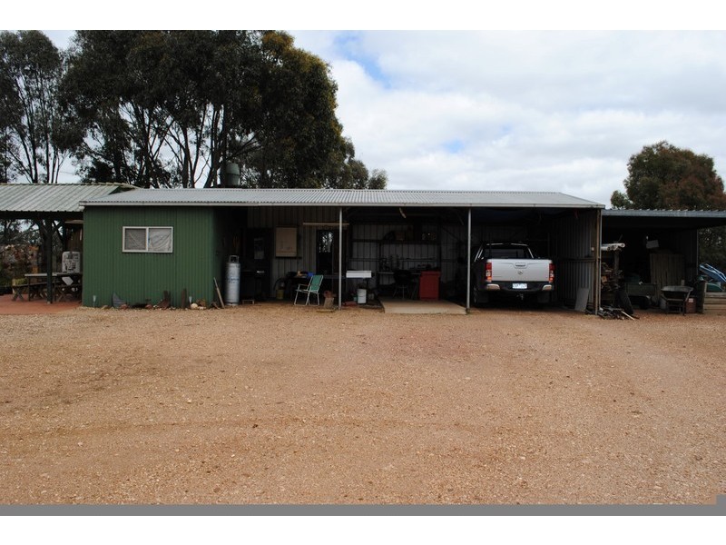 570 Avoca Road, Amherst VIC 3371