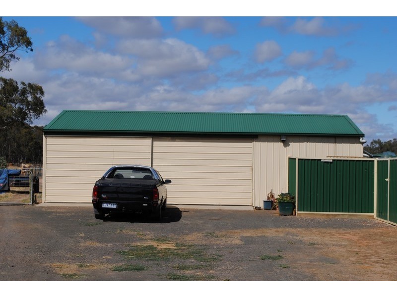 22 DaBonde Road, Moonlight Flat VIC 3465