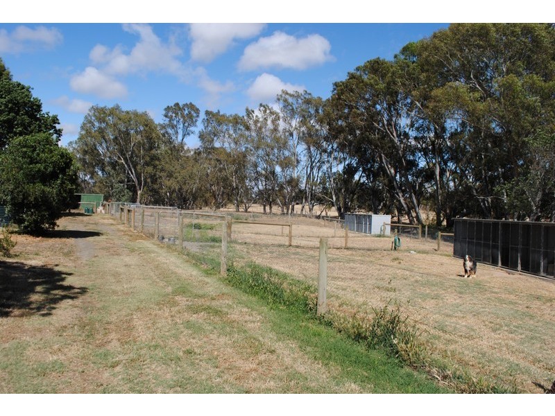 22 DaBonde Road, Moonlight Flat VIC 3465