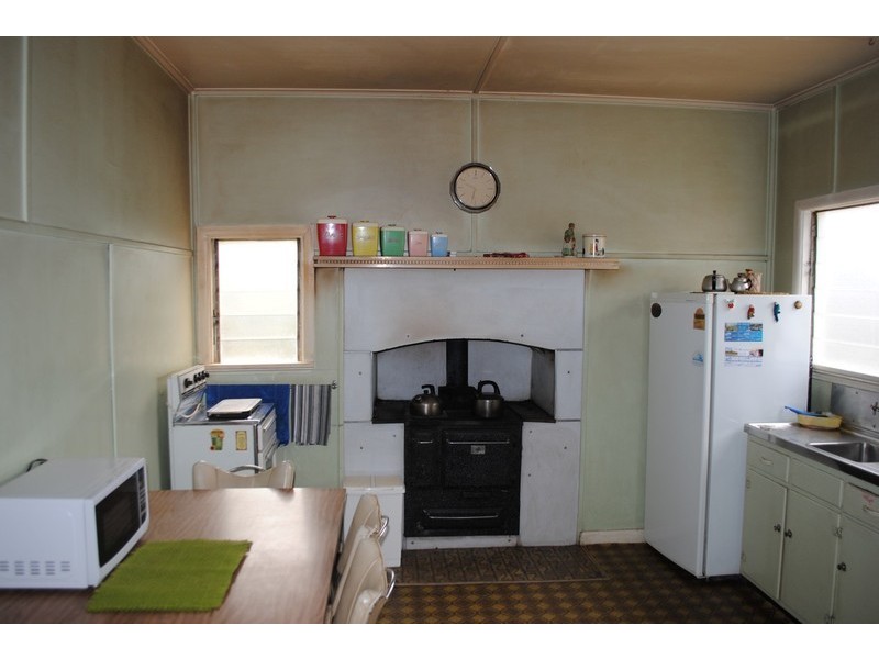 9 Newton Street, Maryborough VIC 3465