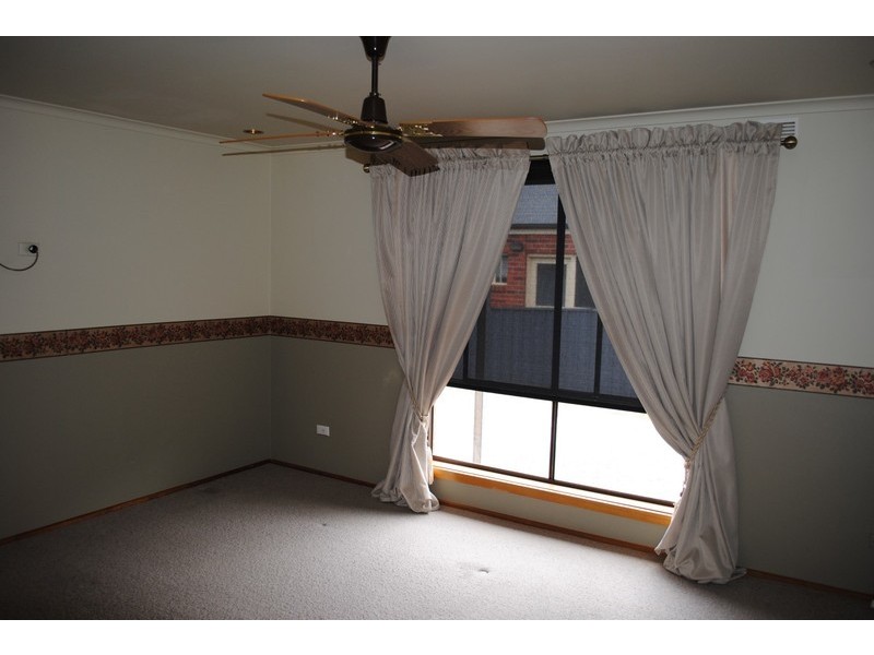 9 Barry Street, Maryborough VIC 3465