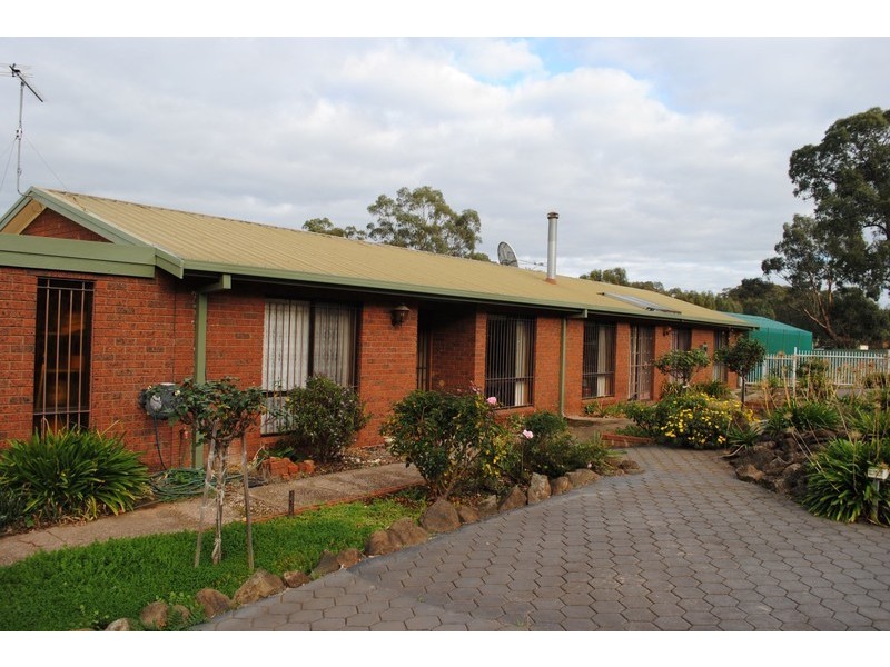 8 Menzies Drive, Maryborough VIC 3465