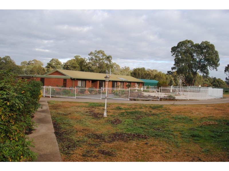 8 Menzies Drive, Maryborough VIC 3465