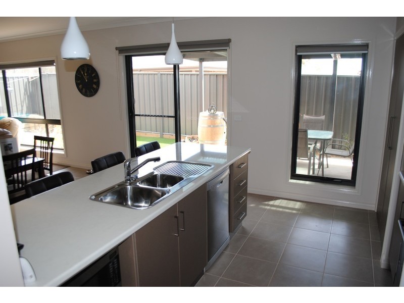 1/6 Lowery Court, Maryborough VIC 3465