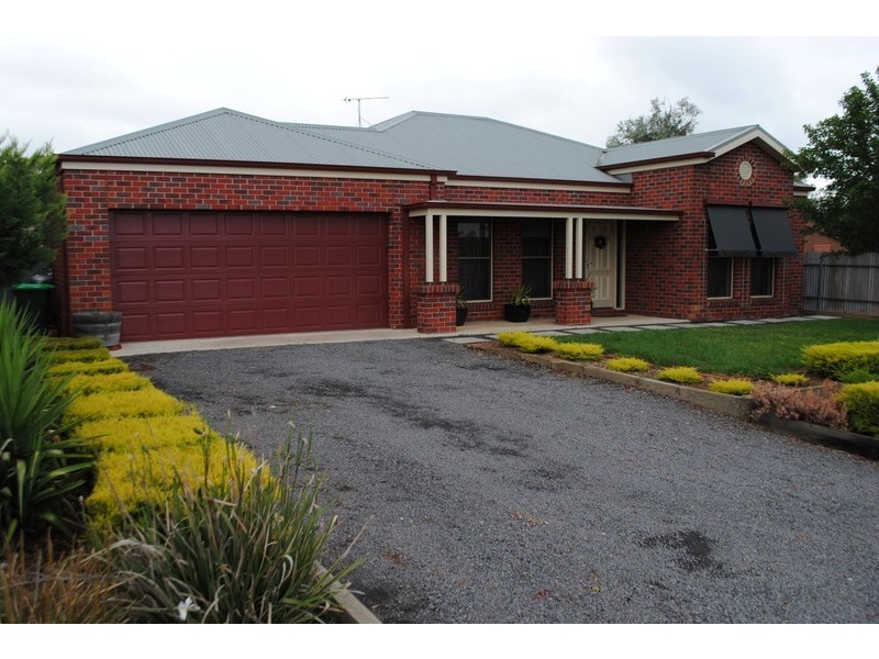 76 Barnett Street, Avoca VIC 3467