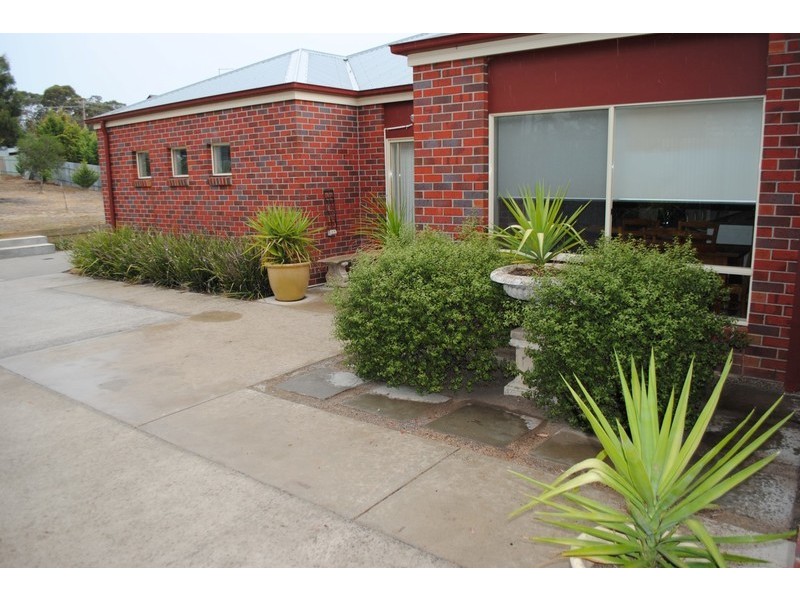 76 Barnett Street, Avoca VIC 3467