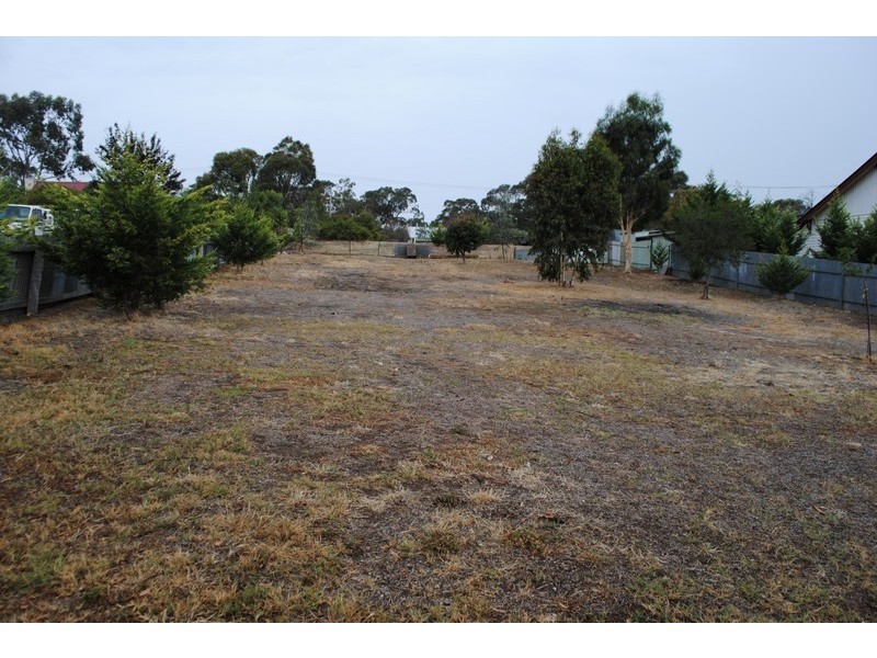 76 Barnett Street, Avoca VIC 3467