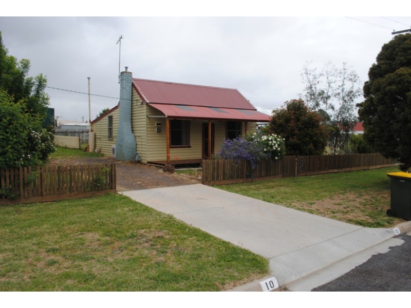 10 Lowenstein Street, Maryborough VIC 3465