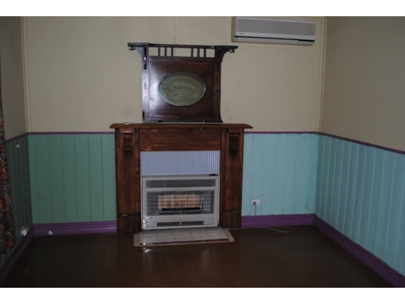 10 Lowenstein Street, Maryborough VIC 3465