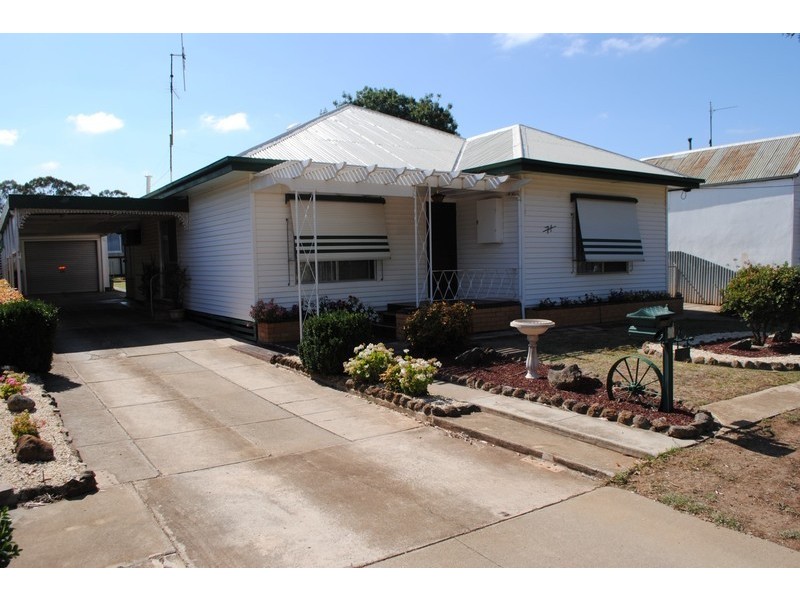 71 Majorca Road, Maryborough VIC 3465