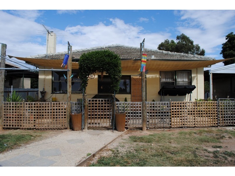 14 Pekin Road, Maryborough VIC 3465