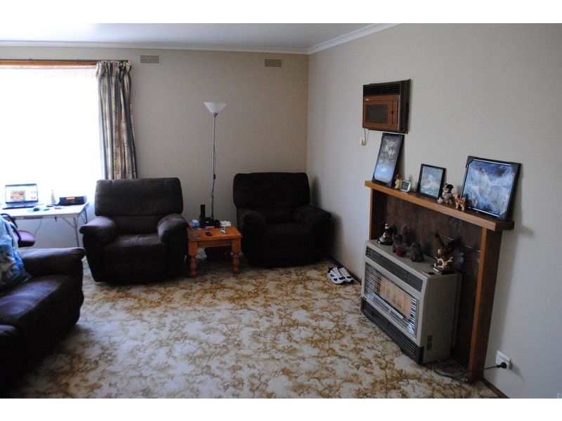 8 Dundas Road, Maryborough VIC 3465