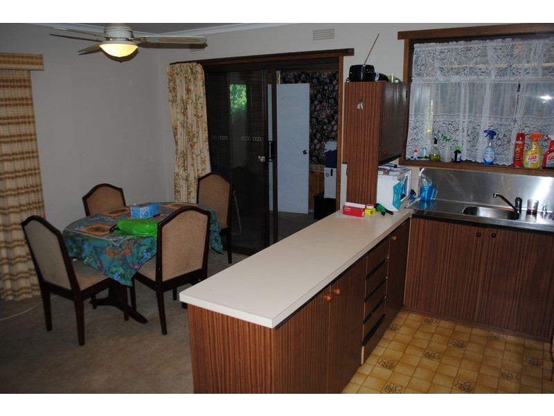 8 Dundas Road, Maryborough VIC 3465