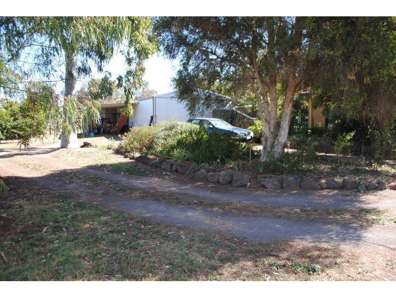 65 Simson Street, Carisbrook VIC 3464