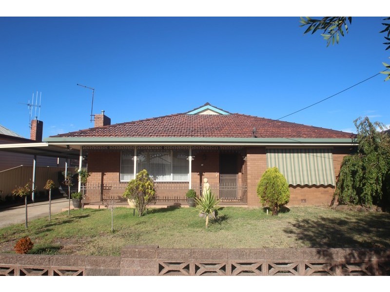 27 Dundas Road, Maryborough VIC 3465