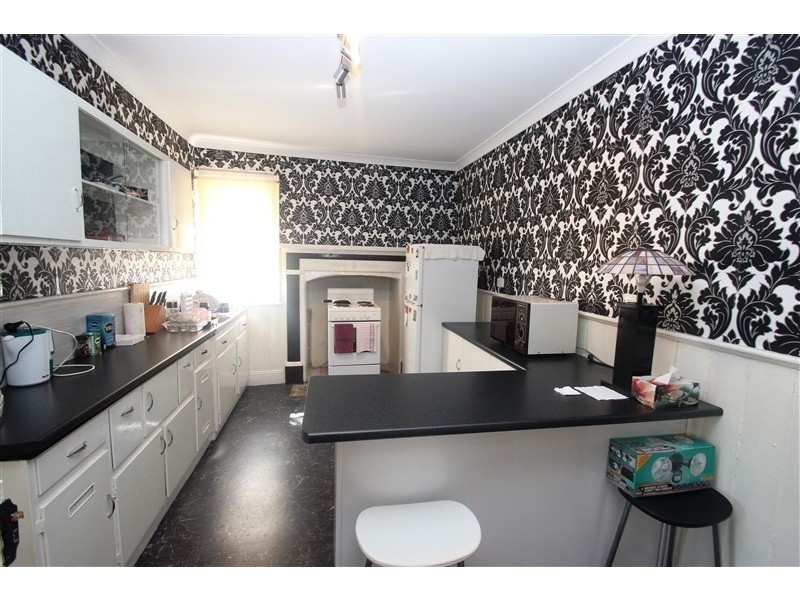 16 Majorca Road, Maryborough VIC 3465