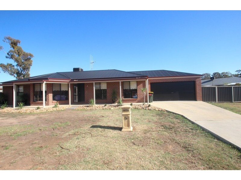 13 Hughes Street, Maryborough VIC 3465