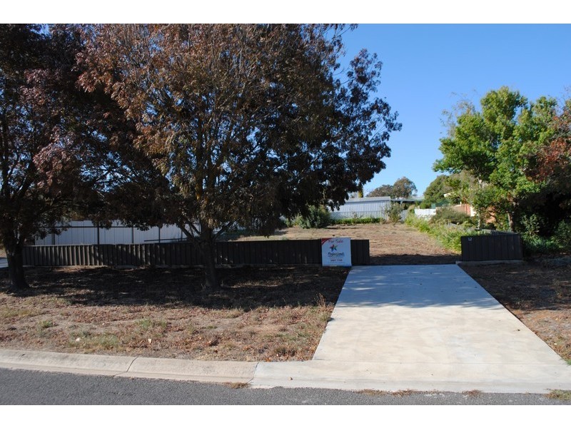 12 McCallum Street, Carisbrook VIC 3464