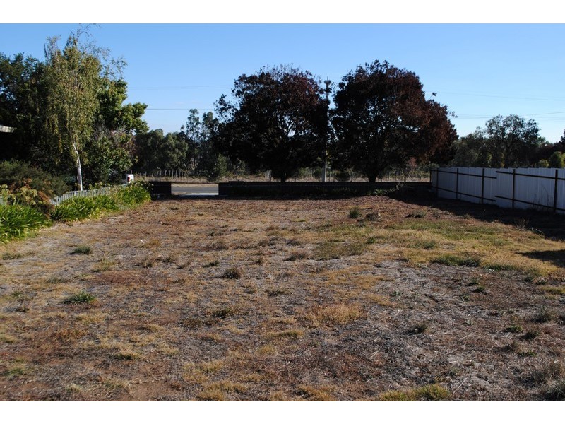 12 McCallum Street, Carisbrook VIC 3464