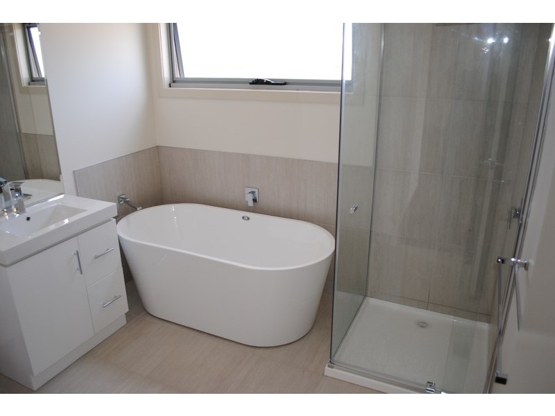 3/116-118 Gillies Street, Maryborough VIC 3465