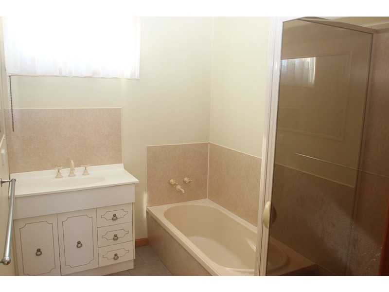 24 Peel Street, Maryborough VIC 3465