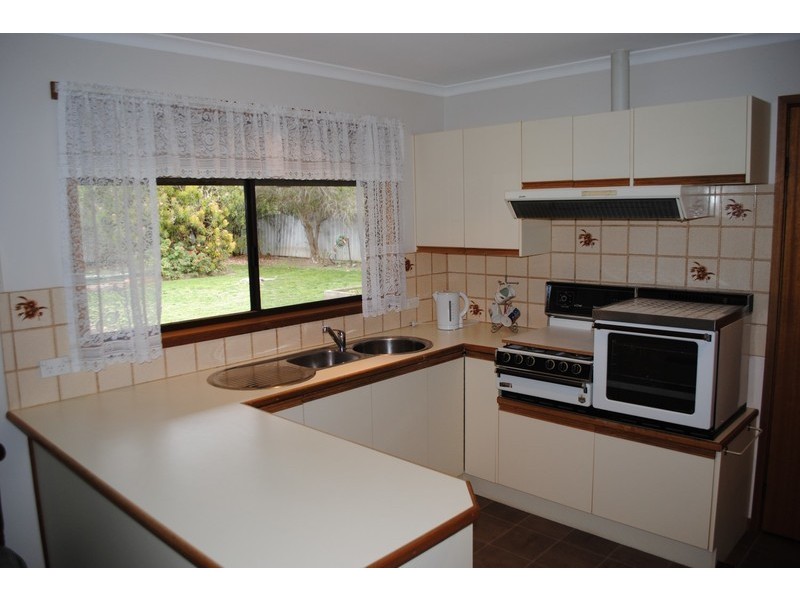 71 Park Road, Maryborough VIC 3465