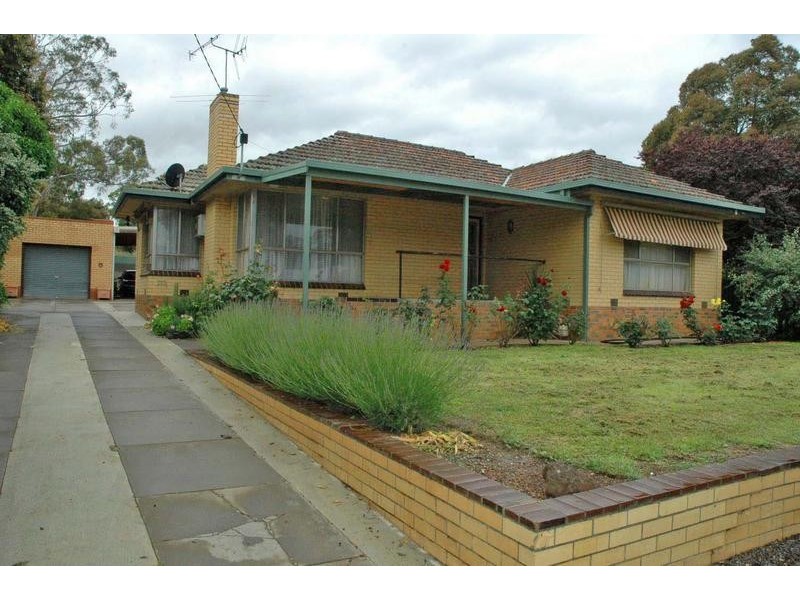 69 Derby Road, Maryborough VIC 3465