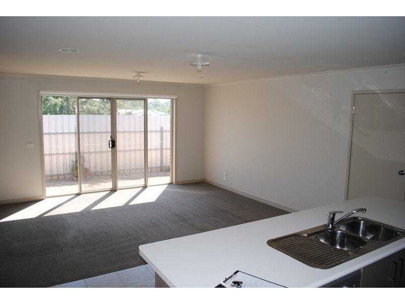 2/176 Park Road, Maryborough VIC 3465