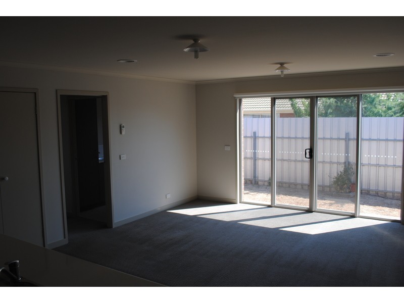 2/176 Park Road, Maryborough VIC 3465