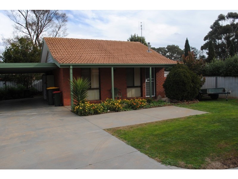 3/4 Ormond Avenue, Maryborough VIC 3465