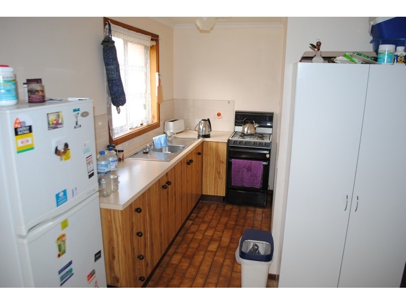 2/4 Ormond Avenue, Maryborough VIC 3465