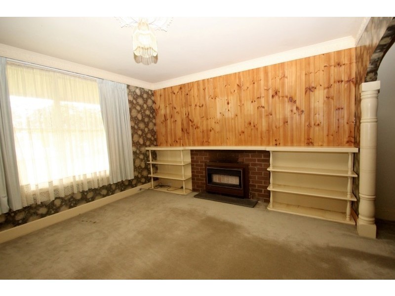 7 Belfast Road, Carisbrook VIC 3464