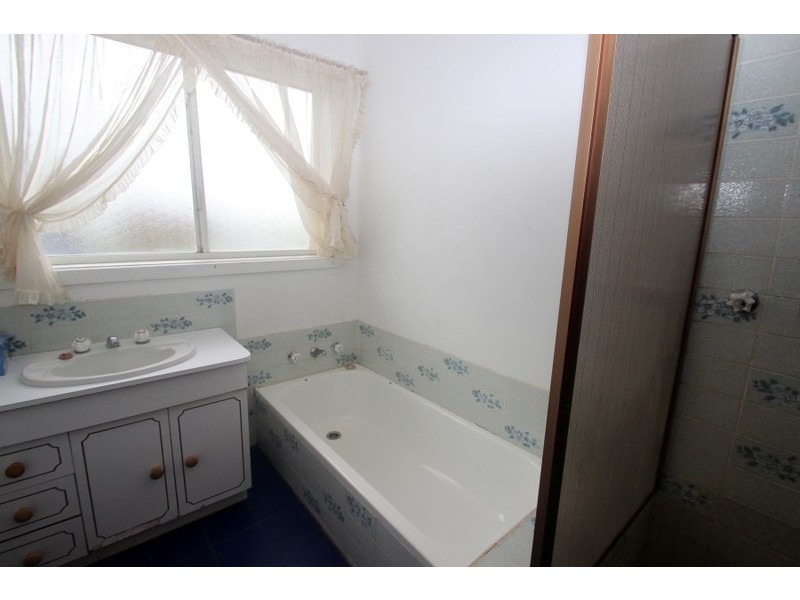 7 Belfast Road, Carisbrook VIC 3464