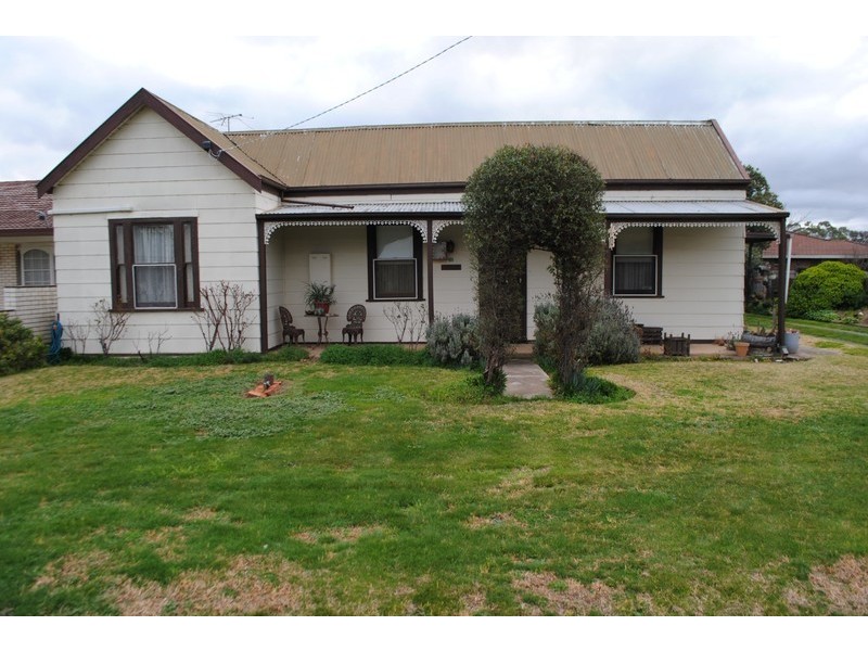 13 Faraday Street, Avoca VIC 3467