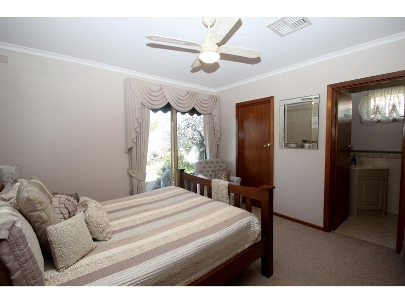 10 Holden Street, Maryborough VIC 3465