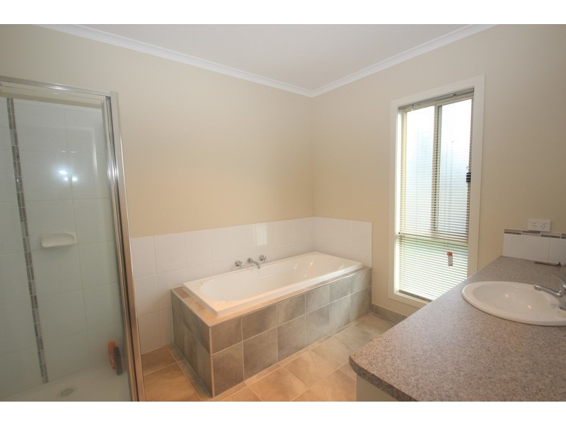 27  Birch Street, Carisbrook VIC 3464