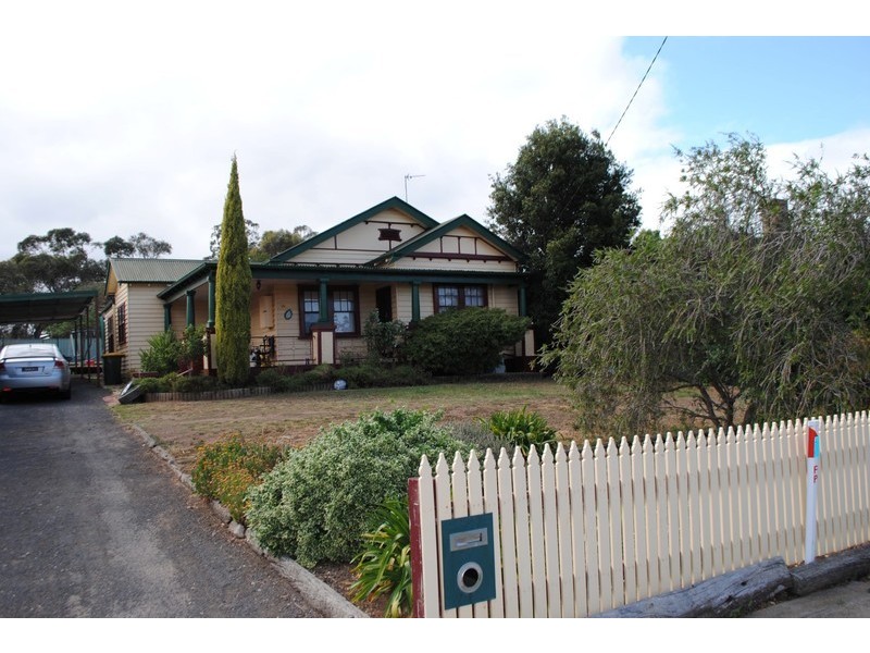 98 Gillies Street, Maryborough VIC 3465