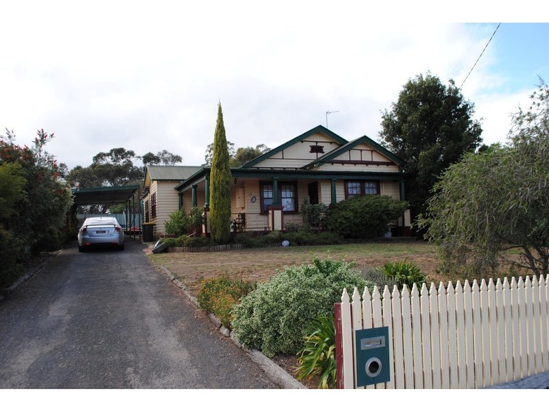 98 Gillies Street, Maryborough VIC 3465