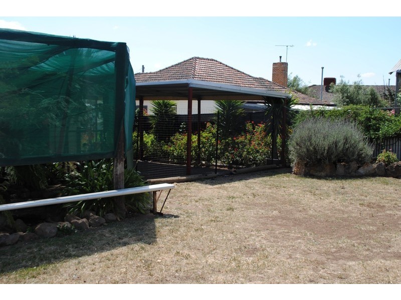 98 Gillies Street, Maryborough VIC 3465