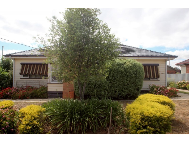 12 Laidlaw Street, Maryborough VIC 3465