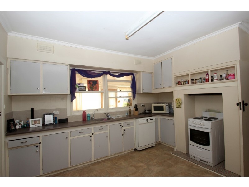 12 Laidlaw Street, Maryborough VIC 3465