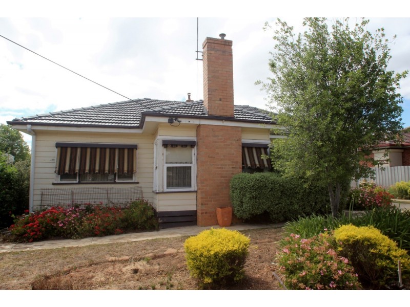 12 Laidlaw Street, Maryborough VIC 3465