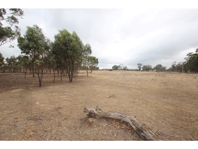 73 chaplins Road, Carisbrook VIC 3464