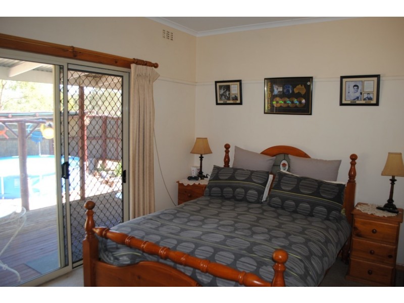 1875 Sunraysia Highway, Avoca VIC 3467