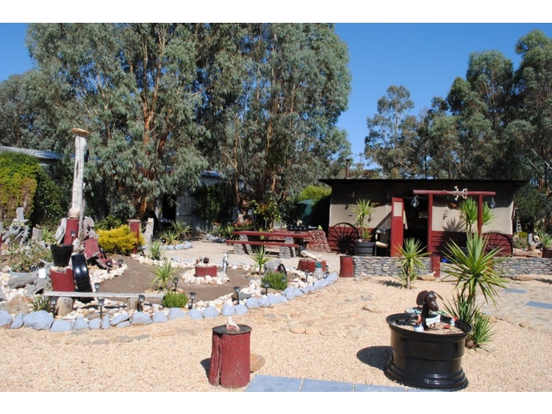 1875 Sunraysia Highway, Avoca VIC 3467